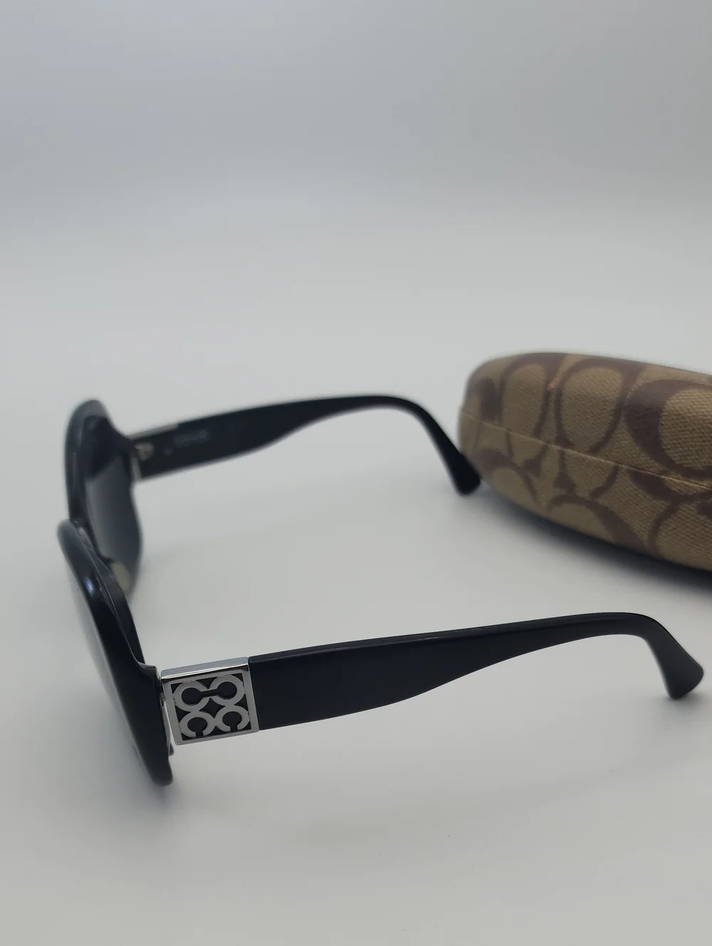 COACH S2026 Black Oval Sunglasses Women With Monogram Hard sunglasses Case